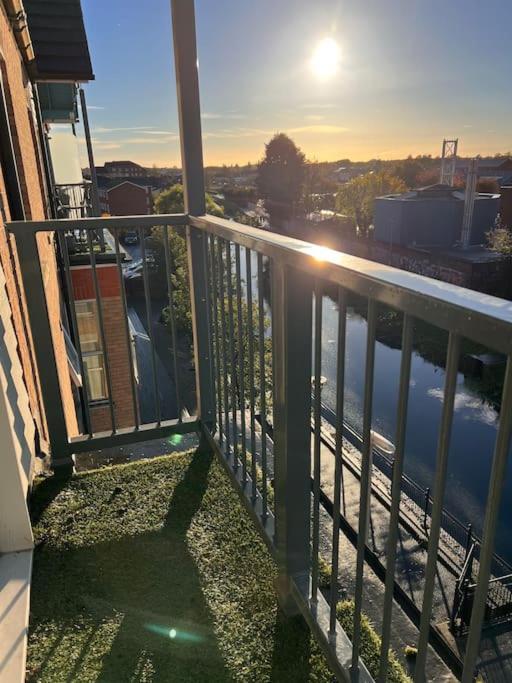 Appartamento Lincoln View Sleeps 4 Balcony Self Check-In Esterno foto