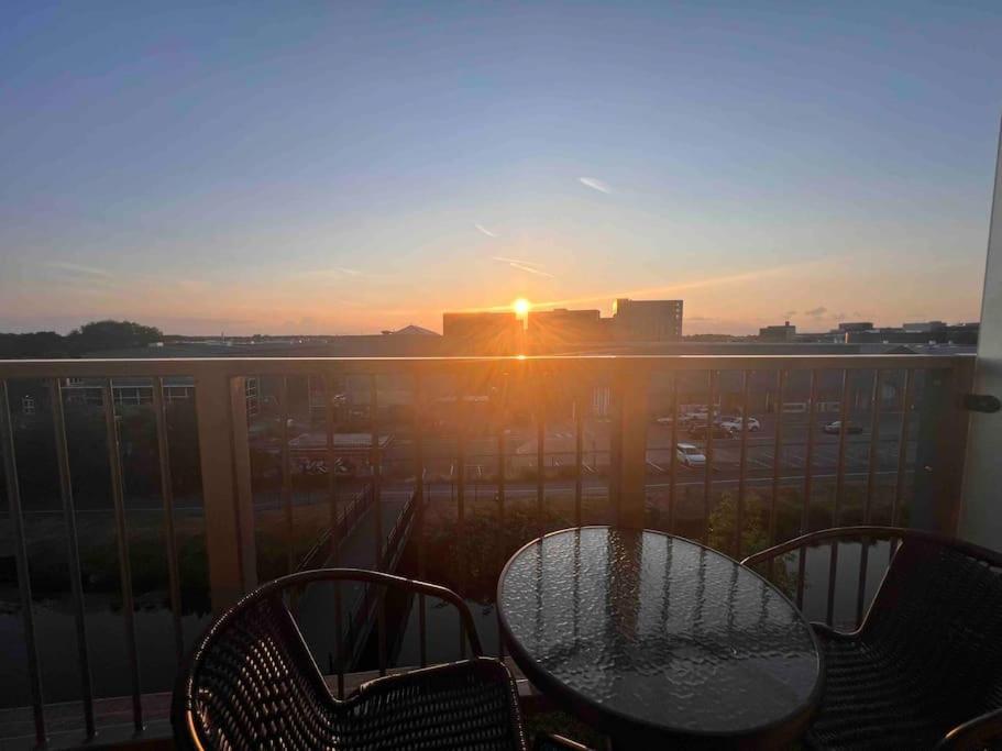 Appartamento Lincoln View Sleeps 4 Balcony Self Check-In Esterno foto