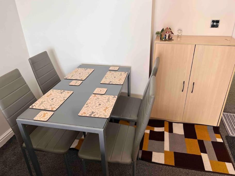 Appartamento Lincoln View Sleeps 4 Balcony Self Check-In Esterno foto